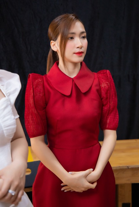 Từng là thí sinh hot của Gương mặt thân quen, Hòa Minzy trở lại với vai trò mới - Ảnh 1. Từng là thí sinh hot của Gương mặt thân quen, Hòa Minzy trở lại với vai trò mới - Ảnh 1.