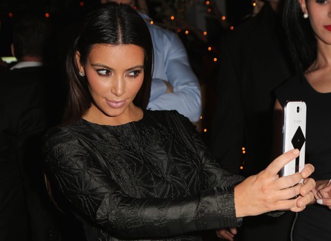 Kim Kardashian nộp phạt 1,26 triệu USD vì quảng cáo tiền mã hóa - Ảnh 1. Kim Kardashian nộp phạt 1,26 triệu USD vì quảng cáo tiền mã hóa - Ảnh 1.
