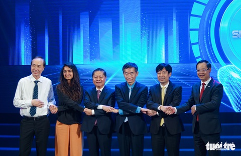 Tuyên dương nhà giáo, học sinh, sinh viên ưu tú nhân ngày Kỹ năng lao động Việt Nam năm 2022 - Ảnh 4. Tuyên dương nhà giáo, học sinh, sinh viên ưu tú nhân ngày Kỹ năng lao động Việt Nam năm 2022 - Ảnh 4.