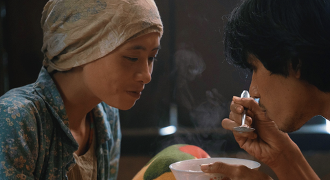 Nữ diễn viên Memento Mori: Đất cạo trọc đầu để đóng bệnh nhân ung thư - Ảnh 3. Nữ diễn viên Memento Mori: Đất cạo trọc đầu để đóng bệnh nhân ung thư - Ảnh 3.