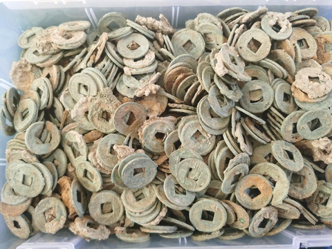 Phát hiện tiền cổ 2.000 năm tuổi tại Tây An (Trung Quốc) - Ảnh 1. Phát hiện tiền cổ 2.000 năm tuổi tại Tây An (Trung Quốc) - Ảnh 1.