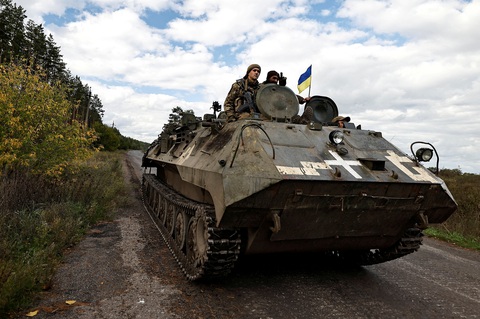 Ukraine tiến sâu vào Kherson và Lugansk, Nga muốn chiếm lại Lyman - Ảnh 1. Ukraine tiến sâu vào Kherson và Lugansk, Nga muốn chiếm lại Lyman - Ảnh 1.