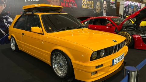 Biến xe phổ thông thành xe sang BMW với chi phí gần 800 triệu đồng - Ảnh 1. Biến xe phổ thông thành xe sang BMW với chi phí gần 800 triệu đồng - Ảnh 1.