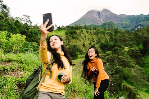 ‘Tiến bước sống đầy’ - sự bứt phá không giới hạn độ tuổi - Ảnh 1. ‘Tiến bước sống đầy’ - sự bứt phá không giới hạn độ tuổi - Ảnh 1.