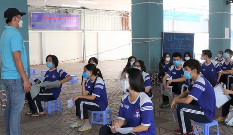 Bạn đọc phản hồi: Tiêm vắc xin COVID-19 là tự nguyện, nhân viên y tế không ngoại lệ - Ảnh 1. Bạn đọc phản hồi: Tiêm vắc xin COVID-19 là tự nguyện, nhân viên y tế không ngoại lệ - Ảnh 1.