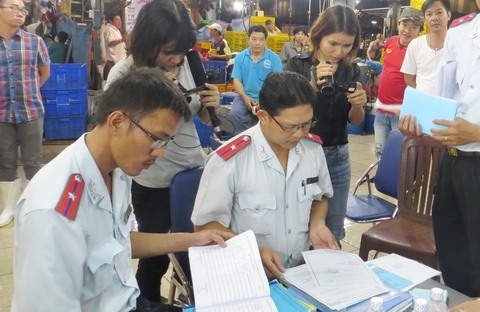 TP.HCM lấy ý kiến bộ ngành về lập Sở An toàn thực phẩm - Ảnh 1. TP.HCM lấy ý kiến bộ ngành về lập Sở An toàn thực phẩm - Ảnh 1.