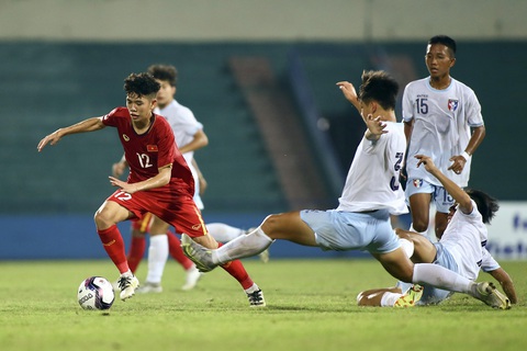 U17 Việt Nam thắng đậm trong ngày ra quân vòng loại U17 châu Á 2023 - Ảnh 4. U17 Việt Nam thắng đậm trong ngày ra quân vòng loại U17 châu Á 2023 - Ảnh 4.