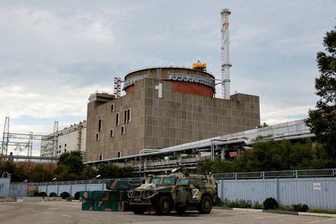 Nga, Ukraine tranh nhau tuyên bố kiểm soát nhà máy điện hạt nhân Zaporizhzhia - Ảnh 1. Nga, Ukraine tranh nhau tuyên bố kiểm soát nhà máy điện hạt nhân Zaporizhzhia - Ảnh 1.