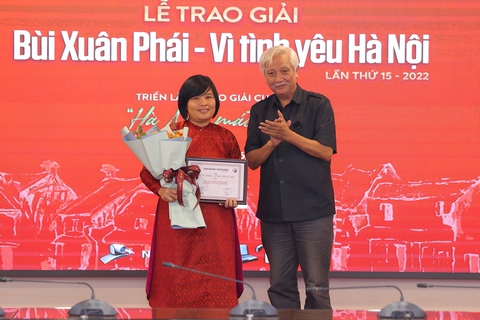 Đạo diễn ‘Hà Nội trong mắt ai’ Trần Văn Thủy nhận Giải thưởng lớn Giải thưởng Bùi Xuân Phái - Ảnh 6. Đạo diễn ‘Hà Nội trong mắt ai’ Trần Văn Thủy nhận Giải thưởng lớn Giải thưởng Bùi Xuân Phái - Ảnh 6.