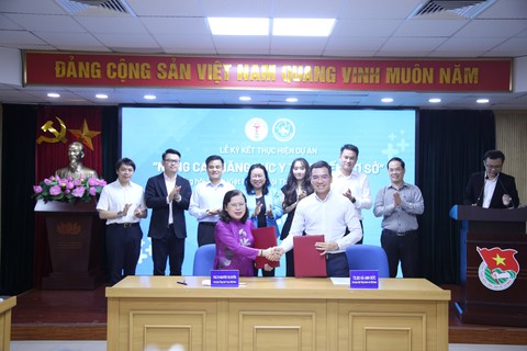 Hơn 20.000 nhân viên y tế tham gia nâng cao năng lực y tế cơ sở - Ảnh 1. Hơn 20.000 nhân viên y tế tham gia nâng cao năng lực y tế cơ sở - Ảnh 1.
