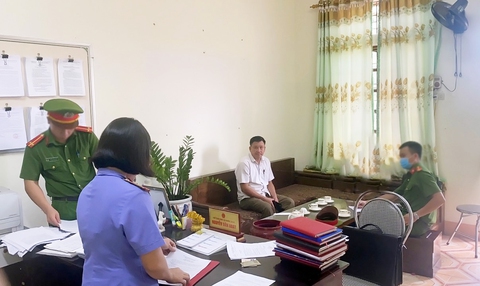 Dân góp tiền làm nhà văn hóa, cán bộ xã ‘vẽ hồ sơ’ hưởng lợi - Ảnh 1. Dân góp tiền làm nhà văn hóa, cán bộ xã ‘vẽ hồ sơ’ hưởng lợi - Ảnh 1.