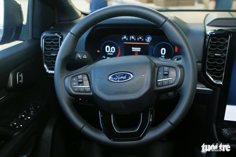 Chủ xe Ford Everest 2022: Thiết kế đẹp, vận hành tốt, chỉ còn vài điểm chưa ưng - Ảnh 10. Chủ xe Ford Everest 2022: Thiết kế đẹp, vận hành tốt, chỉ còn vài điểm chưa ưng - Ảnh 10.