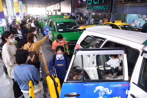 Đau đầu với taxi trá hình chặt chém khách - Ảnh 2. Đau đầu với taxi trá hình chặt chém khách - Ảnh 2.