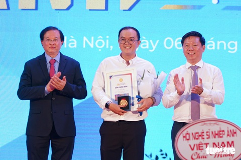 Ảnh cầu Thủ Thiêm 2 giành huy chương vàng Ảnh nghệ thuật Việt Nam năm 2022 - Ảnh 1. Ảnh cầu Thủ Thiêm 2 giành huy chương vàng Ảnh nghệ thuật Việt Nam năm 2022 - Ảnh 1.