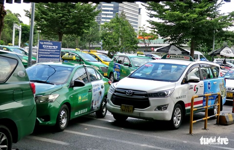 Đau đầu với taxi trá hình chặt chém khách - Ảnh 3. Đau đầu với taxi trá hình chặt chém khách - Ảnh 3.