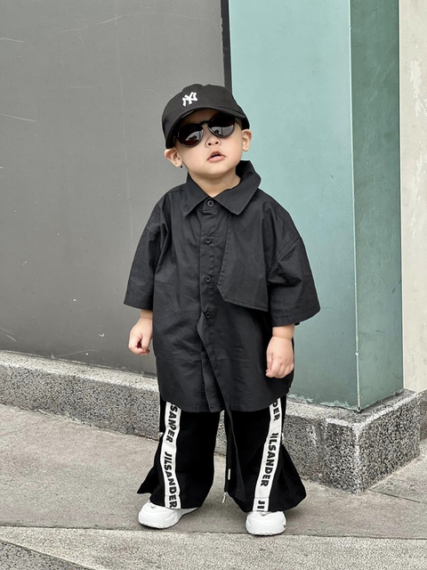 Con trai Quế Vân ăn diện sành điệu, ngầu như Fashionista nhí - Ảnh 5. Con trai Quế Vân ăn diện sành điệu, ngầu như Fashionista nhí - Ảnh 5.