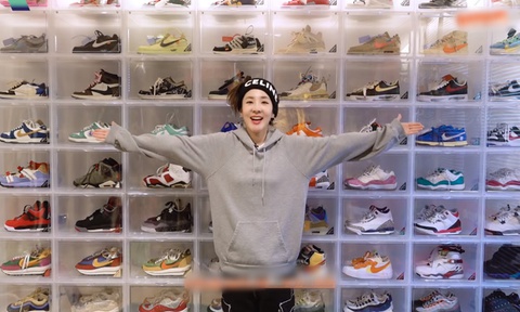 Dara (2NE1) sưu tập 1.000 đôi giày để... đi loanh quanh trong nhà - Ảnh 3. Dara (2NE1) sưu tập 1.000 đôi giày để... đi loanh quanh trong nhà - Ảnh 3.