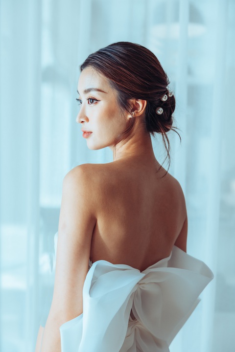 Đỗ Mỹ Linh tung ảnh mặc váy cưới trước tin sắp lên xe bông - Ảnh 2. Đỗ Mỹ Linh tung ảnh mặc váy cưới trước tin sắp lên xe bông - Ảnh 2.