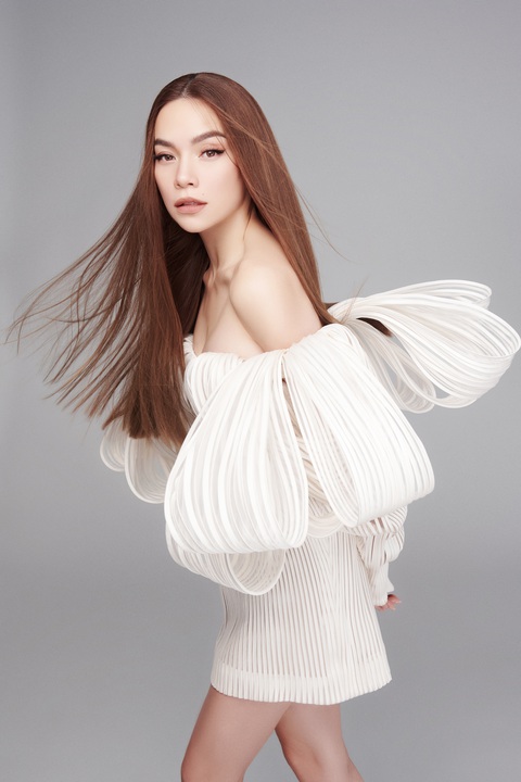 Nghe nhạc, uống trà chiều cùng Hồ Ngọc Hà với giá hàng chục triệu đồng - Ảnh 2. Nghe nhạc, uống trà chiều cùng Hồ Ngọc Hà với giá hàng chục triệu đồng - Ảnh 2.