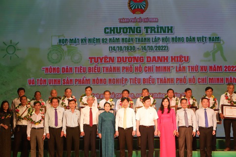 TP.HCM tuyên dương 28 Nông dân tiêu biểu - Ảnh 1. TP.HCM tuyên dương 28 Nông dân tiêu biểu - Ảnh 1.