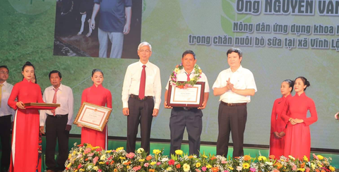 TP.HCM tuyên dương 28 Nông dân tiêu biểu - Ảnh 2. TP.HCM tuyên dương 28 Nông dân tiêu biểu - Ảnh 2.