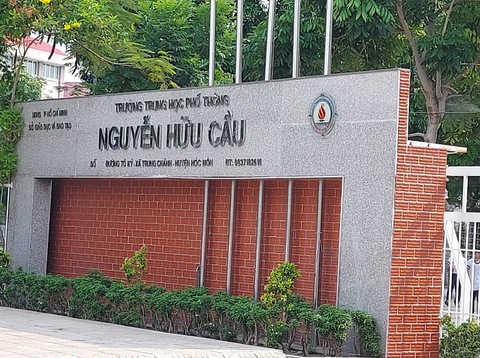 Thêm trường học bị phụ huynh thắc mắc khoản thuê máy lạnh - Ảnh 1. Thêm trường học bị phụ huynh thắc mắc khoản thuê máy lạnh - Ảnh 1.