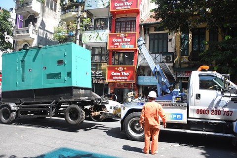 Cấp điện ổn định, an toàn trong dịp kỷ niệm Ngày Giải phóng thủ đô - Ảnh 3. Cấp điện ổn định, an toàn trong dịp kỷ niệm Ngày Giải phóng thủ đô - Ảnh 3.
