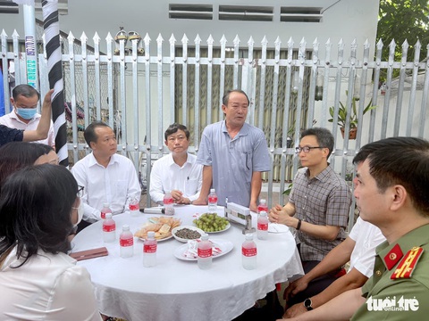 Vì sao khởi tố 2 công an vụ cháy karaoke, cháy xong mới phát hiện vi phạm? - Ảnh 3. Vì sao khởi tố 2 công an vụ cháy karaoke, cháy xong mới phát hiện vi phạm? - Ảnh 3.