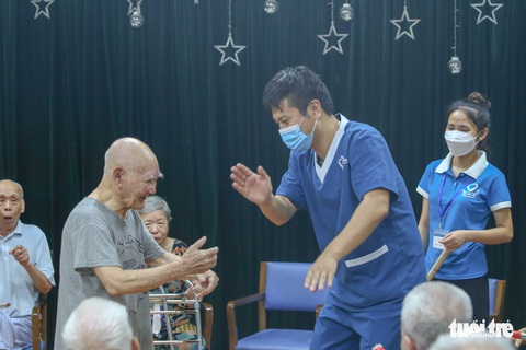 Nhật Bản muốn tiếp nhận thêm điều dưỡng, hộ lý người Việt Nam - Ảnh 1. Nhật Bản muốn tiếp nhận thêm điều dưỡng, hộ lý người Việt Nam - Ảnh 1.