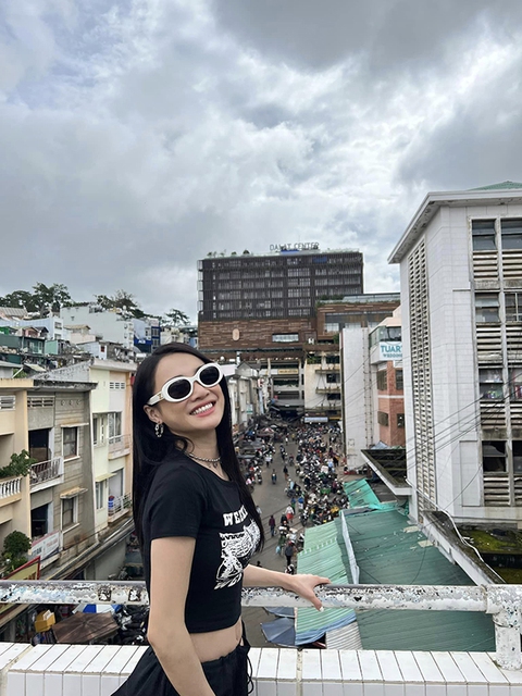 Ảnh vui sao Việt 8-10: Thu Trang thách Tiến Luật vác vợ tập squat - Ảnh 8. Ảnh vui sao Việt 8-10: Thu Trang thách Tiến Luật vác vợ tập squat - Ảnh 8.