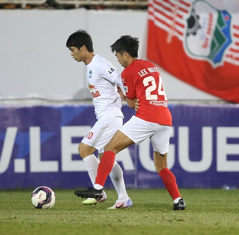 Vòng 18 V-League 2022: Sân Pleiku - chủ và khách cùng khát điểm - Ảnh 1. Vòng 18 V-League 2022: Sân Pleiku - chủ và khách cùng khát điểm - Ảnh 1.
