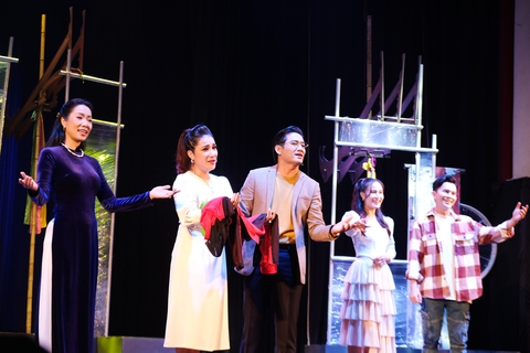 Trịnh Kim Chi, Cát Tường, Quý Bình… cùng hát quan họ - Ảnh 2. Trịnh Kim Chi, Cát Tường, Quý Bình… cùng hát quan họ - Ảnh 2.