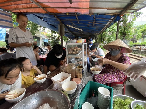 No lòng với quán ăn 5.000, 10.000 đồng - Ảnh 1. No lòng với quán ăn 5.000, 10.000 đồng - Ảnh 1.