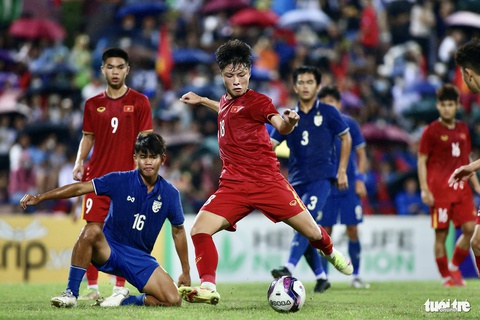 HLV trưởng U17 Thái Lan: Bóng đá Thái Lan đang có vấn đề đào tạo trẻ - Ảnh 1. HLV trưởng U17 Thái Lan: Bóng đá Thái Lan đang có vấn đề đào tạo trẻ - Ảnh 1.