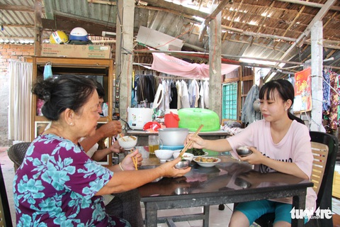 Bức thư gửi mẹ không bao giờ đọc được - Ảnh 3. Bức thư gửi mẹ không bao giờ đọc được - Ảnh 3.