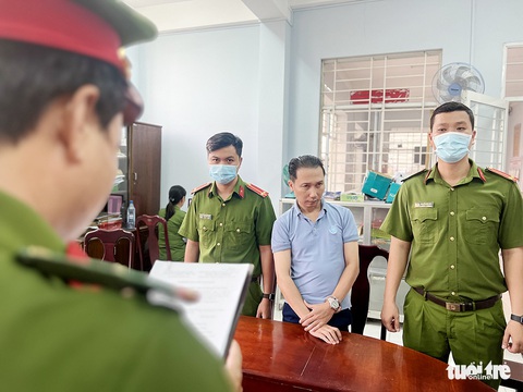 Bắt giám đốc sử dụng bằng bác sĩ giả để làm... răng công nghệ cao - Ảnh 1. Bắt giám đốc sử dụng bằng bác sĩ giả để làm... răng công nghệ cao - Ảnh 1.