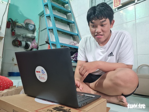Miễn toàn bộ học phí cho cậu trò nghèo học ké máy tính đỗ ngành công nghệ thông tin - Ảnh 4. Miễn toàn bộ học phí cho cậu trò nghèo học ké máy tính đỗ ngành công nghệ thông tin - Ảnh 4.