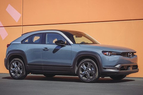 Mazda sắp hé lộ thời điểm ra mắt loạt xe hot, lấy khách của xe sang - Ảnh 2. Mazda sắp hé lộ thời điểm ra mắt loạt xe hot, lấy khách của xe sang - Ảnh 2.