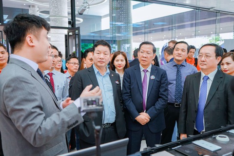 FPT Telecom gây ấn tượng với nhiều giải pháp công nghệ thông minh - Ảnh 1. FPT Telecom gây ấn tượng với nhiều giải pháp công nghệ thông minh - Ảnh 1.