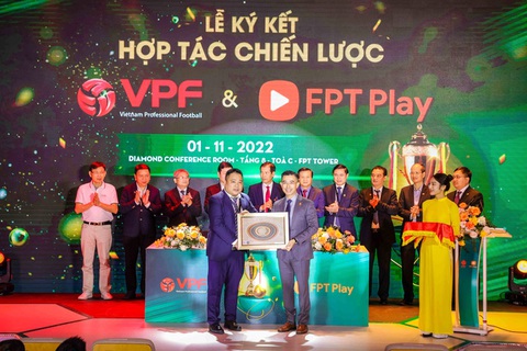 FPT sẵn sàng đàm phán, chia sẻ bản quyền truyền hình V-League - Ảnh 1. FPT sẵn sàng đàm phán, chia sẻ bản quyền truyền hình V-League - Ảnh 1.