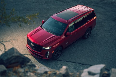Nhà báo đổ nhầm xăng vào Cadillac Escalade chạy dầu, đi 400km không phát hiện ra - Ảnh 2. Nhà báo đổ nhầm xăng vào Cadillac Escalade chạy dầu, đi 400km không phát hiện ra - Ảnh 2.