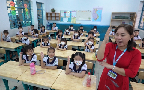 Diễn đàn Nỗi lòng nhà giáo: Trĩu nặng nghề thầy - Ảnh 1. Diễn đàn Nỗi lòng nhà giáo: Trĩu nặng nghề thầy - Ảnh 1.