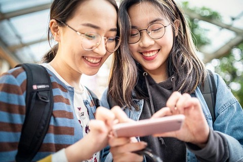 Thế hệ sinh viên Gen Z tiêu dùng thông minh - Ảnh 1. Thế hệ sinh viên Gen Z tiêu dùng thông minh - Ảnh 1.