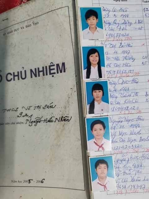 Những cuốn sổ giáo viên chủ nhiệm của người thầy hết lòng vì học sinh - Ảnh 4. Những cuốn sổ giáo viên chủ nhiệm của người thầy hết lòng vì học sinh - Ảnh 4.