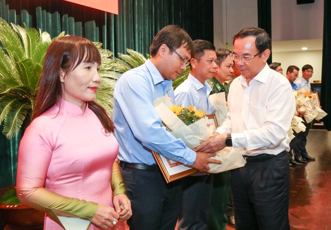 Cứ ba kiến nghị, khiếu nại ở TP.HCM thì hai là chuyện đất đai - Ảnh 1. Cứ ba kiến nghị, khiếu nại ở TP.HCM thì hai là chuyện đất đai - Ảnh 1.