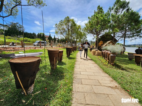 Festival hoa Đà Lạt diễn ra đến cuối năm 2022, bắt đầu ngày 11-11 - Ảnh 2. Festival hoa Đà Lạt diễn ra đến cuối năm 2022, bắt đầu ngày 11-11 - Ảnh 2.