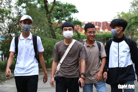 Cậu bé lang thang xin ăn khắp nẻo đường xứ Huế đã chạm vào giấc mơ đại học - Ảnh 2. Cậu bé lang thang xin ăn khắp nẻo đường xứ Huế đã chạm vào giấc mơ đại học - Ảnh 2.