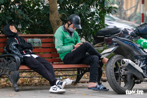 Lao động trình độ cao đi làm shipper có đáng lo ngại? - Ảnh 2. Lao động trình độ cao đi làm shipper có đáng lo ngại? - Ảnh 2.