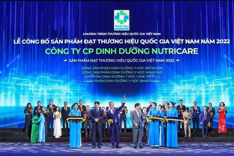 Smarta IQ của Nutricare được vinh danh Thương hiệu quốc gia Việt Nam 2022 - Ảnh 1. Smarta IQ của Nutricare được vinh danh Thương hiệu quốc gia Việt Nam 2022 - Ảnh 1.