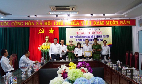 PC Phú Yên - Điển hình tiên tiến trong công tác phòng cháy và chữa cháy - Ảnh 1. PC Phú Yên - Điển hình tiên tiến trong công tác phòng cháy và chữa cháy - Ảnh 1.